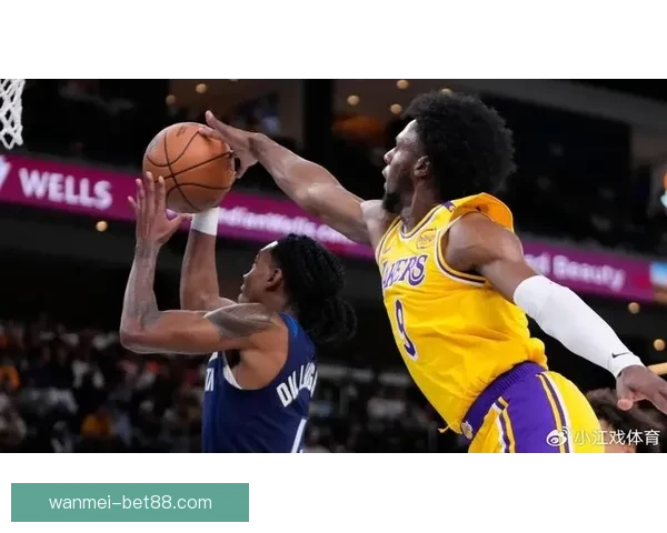 雷迪克称赞球队客场之旅表现出色 布朗尼展现显著进步